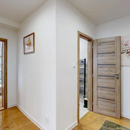 Apartment Flexihome Sk - Jantarova - 65m2 - 2 Bedroom - Garage Parking *