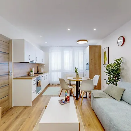 Flexihome Sk - Jantarova - 65m2 - 2 Bedroom - Garage Parking Apartment