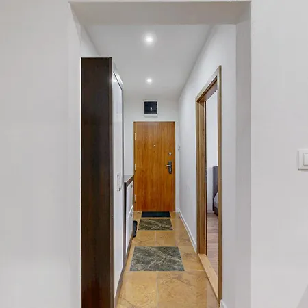 Flexihome Sk - Jantarova - 65m2 - 2 Bedroom - Garage Parking Apartment *