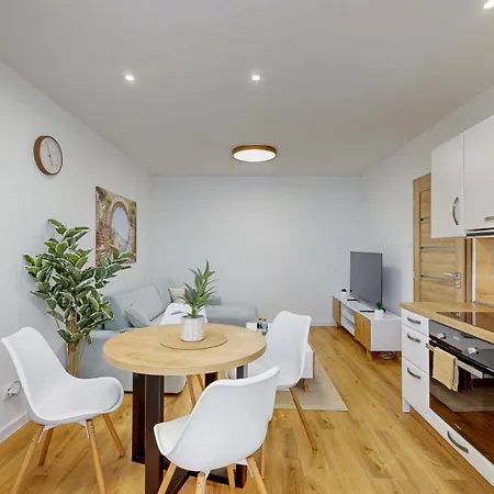 Flexihome Sk - Jantarova - 65m2 - 2 Bedroom - Garage Parking Apartment Košice